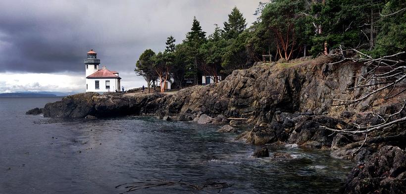 Lime_Kiln_Lighthouse_San_Juan_Island